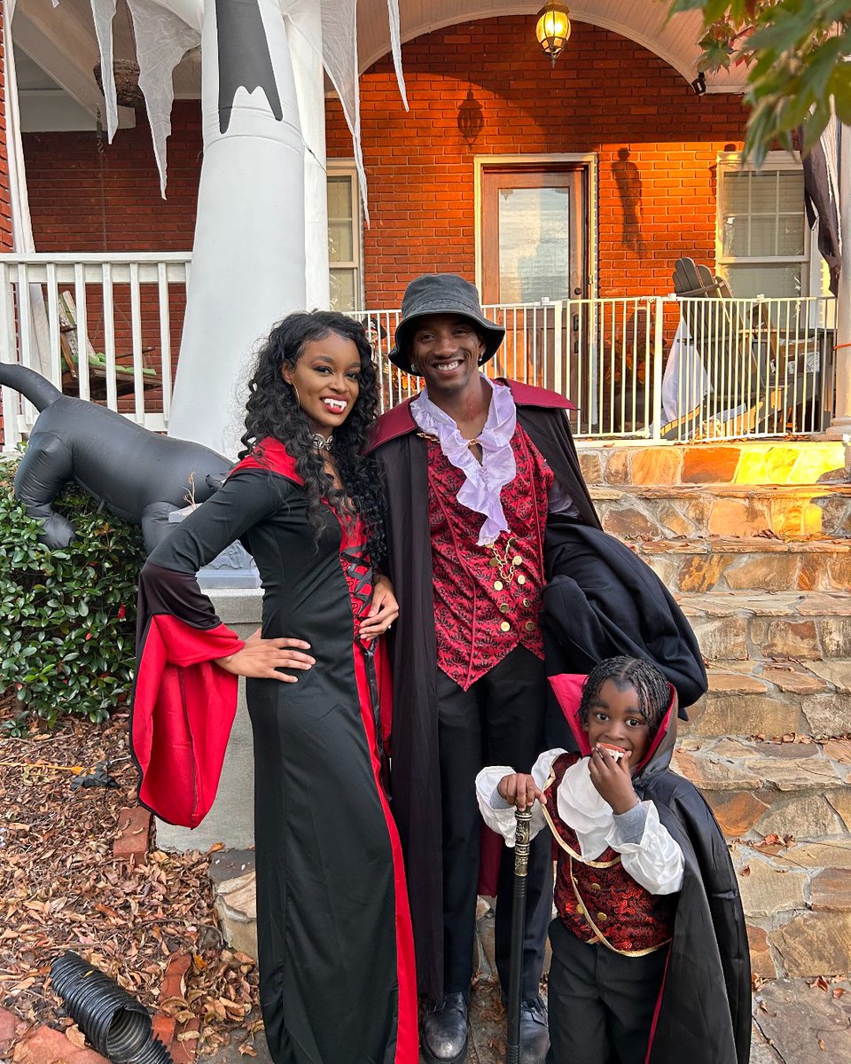 ReadWithMalcolm's tweet photo. Happy Halloween! 🎃 What spooky book are you jumping into today?
-
#ShareTheMagic #ReadWithMalcolm #MalcolmMitchell #STM #Halloween #HappyHalloween https://t.co/dAFYJZyTBc