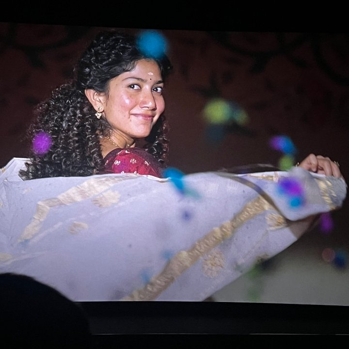 Worth for watch the film #Amaran #FDFS Best gift for #Diwali2024 happy to see you on big screen ,your acting was wonderful <a href="/Sai_Pallavi92/">Sai Pallavi</a> 🤩👌❤️‍🔥🤝 
#SaiPallavi #AmaranOctober31 
 #Sivakarthikeyan𓃵  #IndianArmy 
#JaiHind #DiwaliCelebration