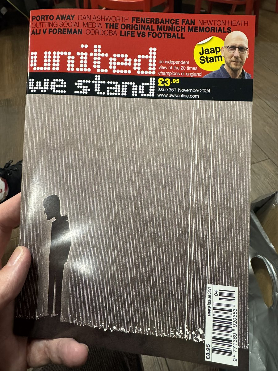 LeonardT19's tweet photo. @AndyMitten some airport reading back to Dublin after a decent result. https://t.co/zXydYJPXb4