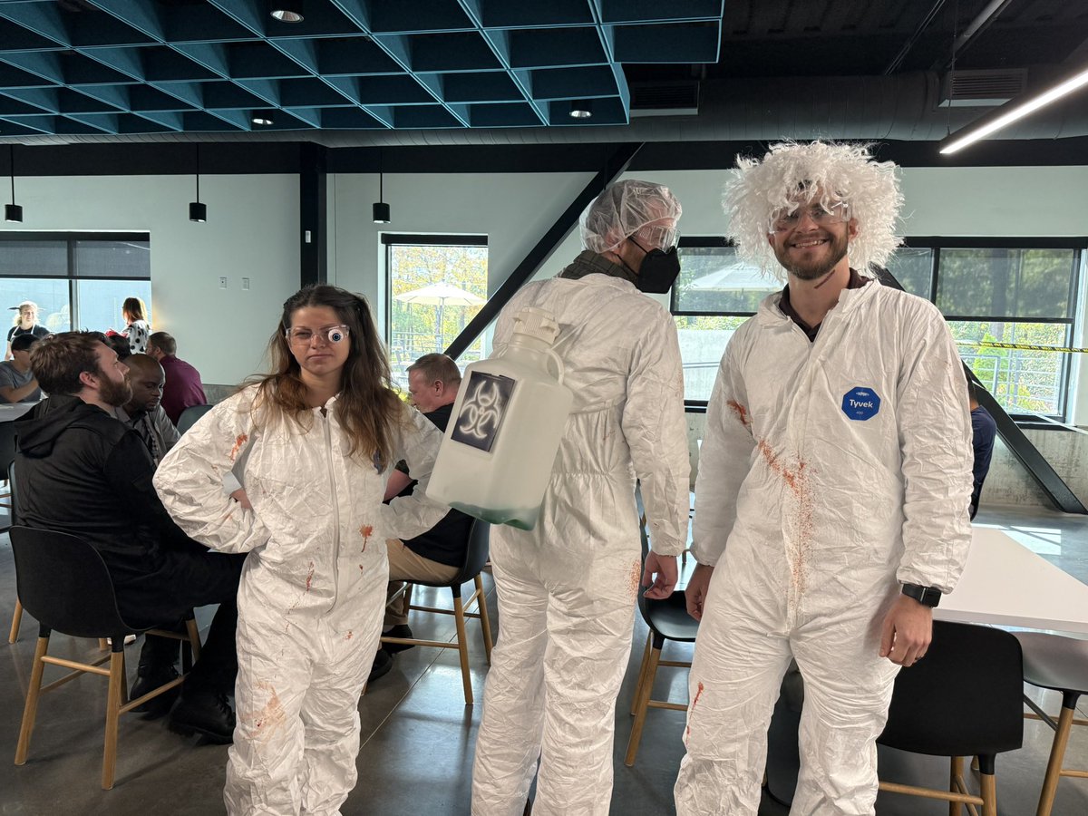 targan_inc's tweet photo. Happy Halloween! 👻🎃 https://t.co/IaL1holD1m