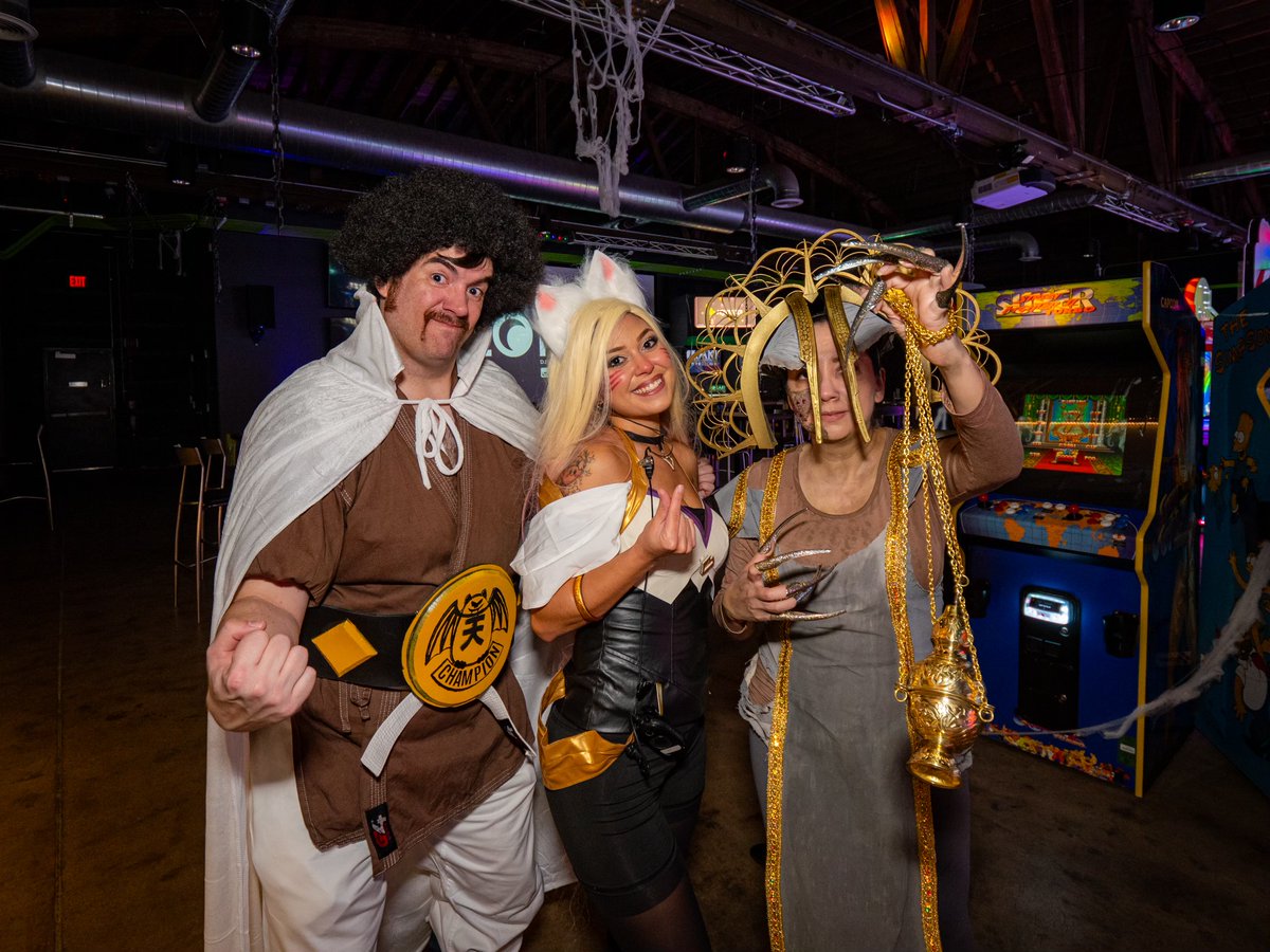 ignitearcade's tweet photo. Happy Halloween everyone! 

(Plus our late appreciation post for our incredibly creative community of cosplayers that joined us at Respawn last weekend. We love ya'll 💚) https://t.co/shHVGndsbe