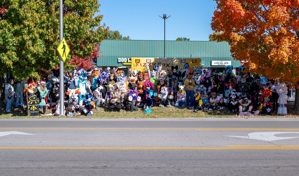 kyfurs's tweet photo. October events continued!

@lexfurs Halloween Parade Oct 20

@fursdays Scary-oke Oct 24
📸 @ConynCorgi

Fizzy Fox Halloween Meet Oct 27
📸 @ConynCorgi

Big Four Boo Fest Oct 28
📸 @meadbreath 

(2/2) https://t.co/dQnpfhAbHe