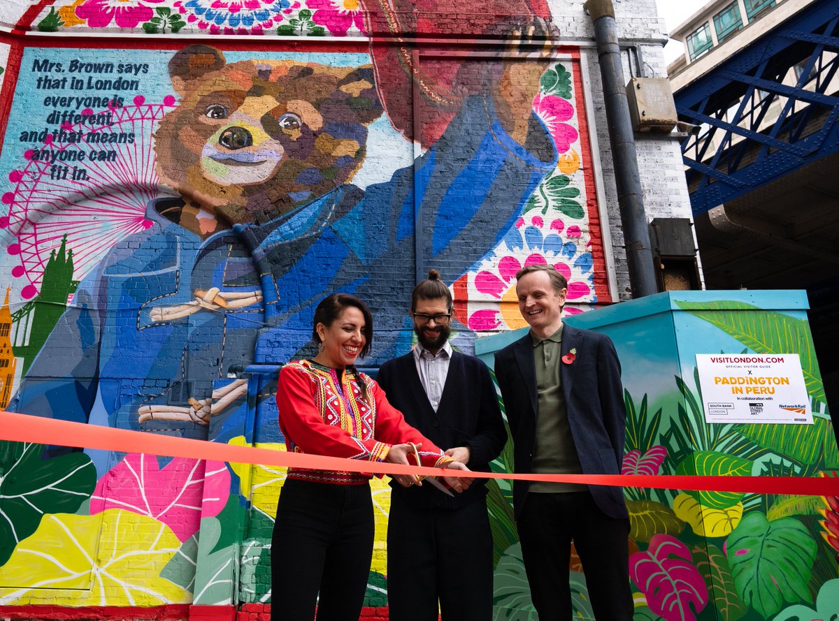 StellaWrightPR's tweet photo. BEARY exciting day today!!! 🐻

@visitlondon officially announced Paddington as its first ever welcome ambassador 🥳 accepted today by Ben Whishaw, the voice of @paddingtonbear  himself, as we unveiled a new mural in Waterloo 💖

https://t.co/VETGw2OYZQ https://t.co/Qk258z5ek2