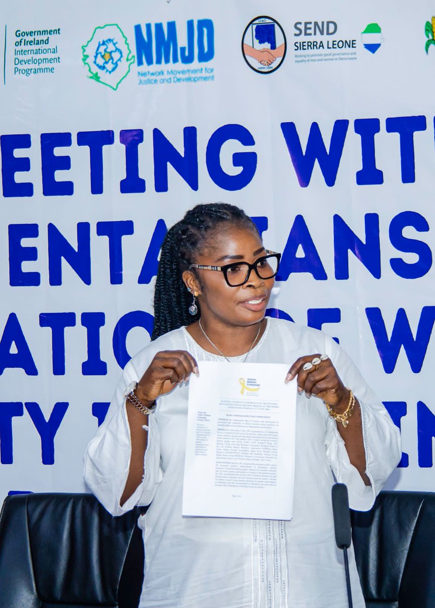 mogca_S_L's tweet image. @mogca_S_L, @cggsalone&amp;amp; partners met with female parliamentarians to discuss the #ConstitutionalReviewProcess. There’s a strong push to integrate women’s issues into the revised constitution. Dr.@IsataMahoi presented the communique for enhancing women’s roles in decision-making.