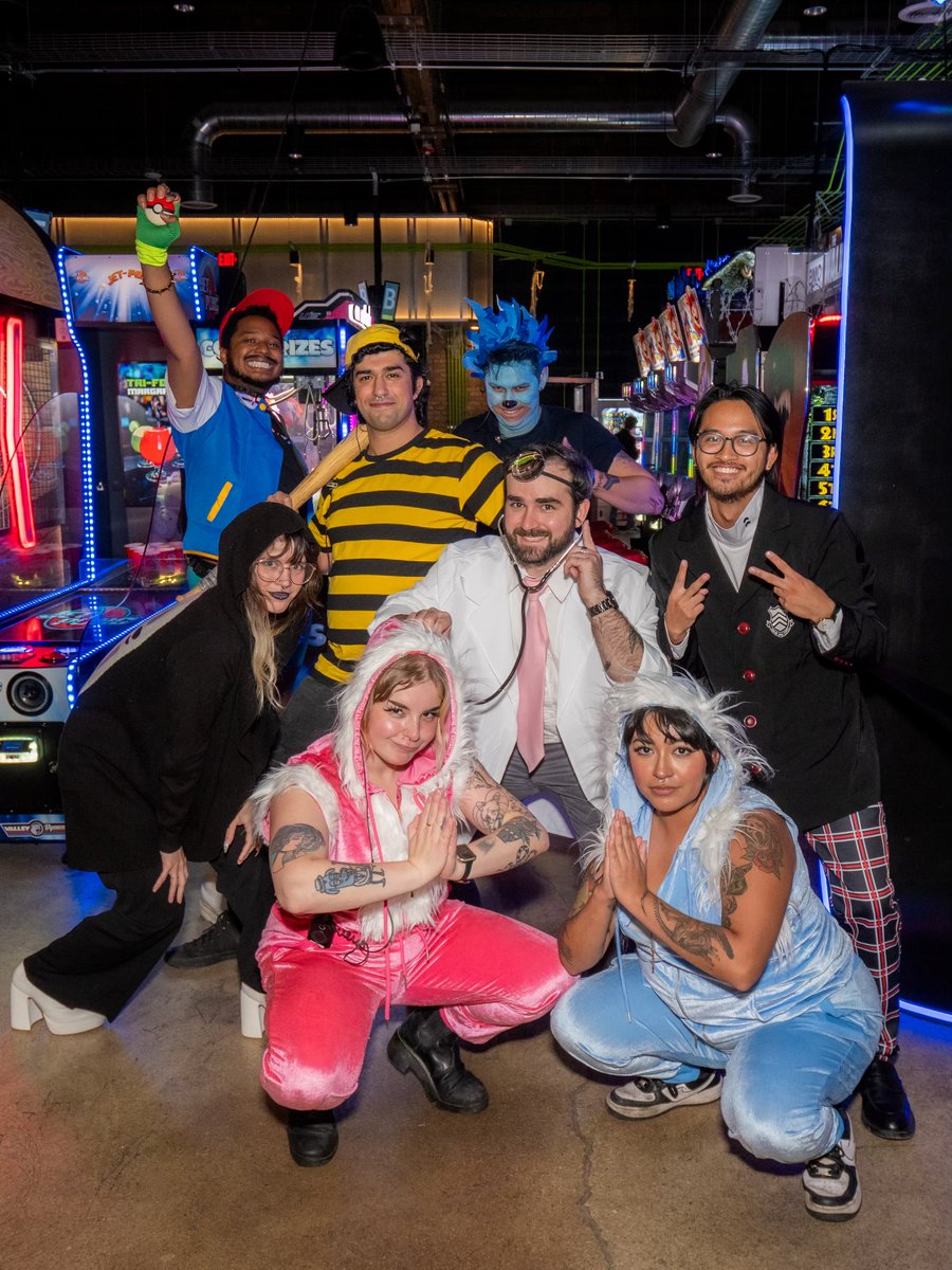 ignitearcade's tweet photo. Happy Halloween everyone! 

(Plus our late appreciation post for our incredibly creative community of cosplayers that joined us at Respawn last weekend. We love ya'll 💚) https://t.co/shHVGndsbe