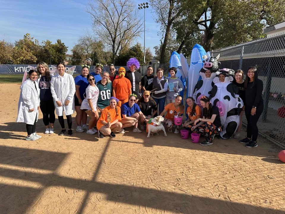 AydenStone4's tweet photo. Happy Halloween🎃👻
@FDUKnightsSB @FDUWhatsNew @FDUKnights
#DiaryOfAWimpyKid #RodrickRules 🥁 #LodedDiper 😂 https://t.co/ZWLbteCEGi