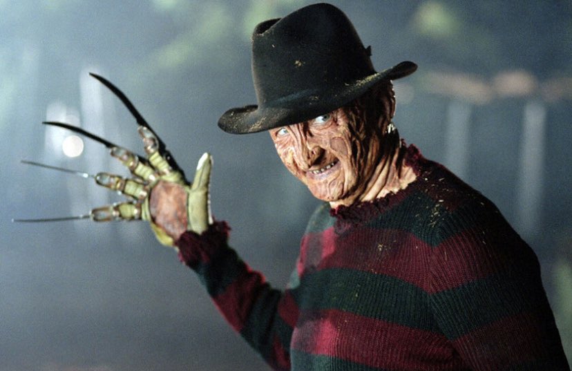 Hoy es la noche de Halloween, de modo que ahí va una ristra de películas que podrían amenizar la velada. 

O no… 😈😈

¡Vamos! 🧵🧵