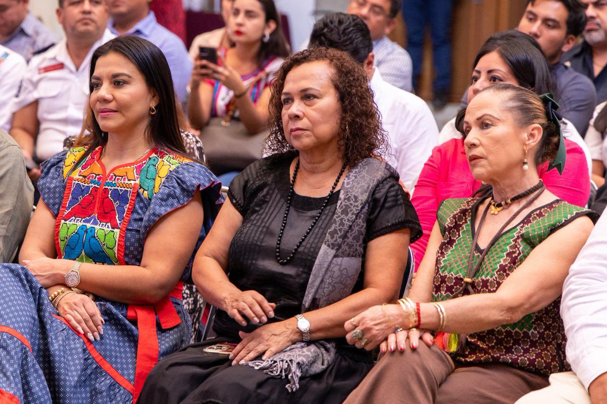 Adriana Altamirano tweet media