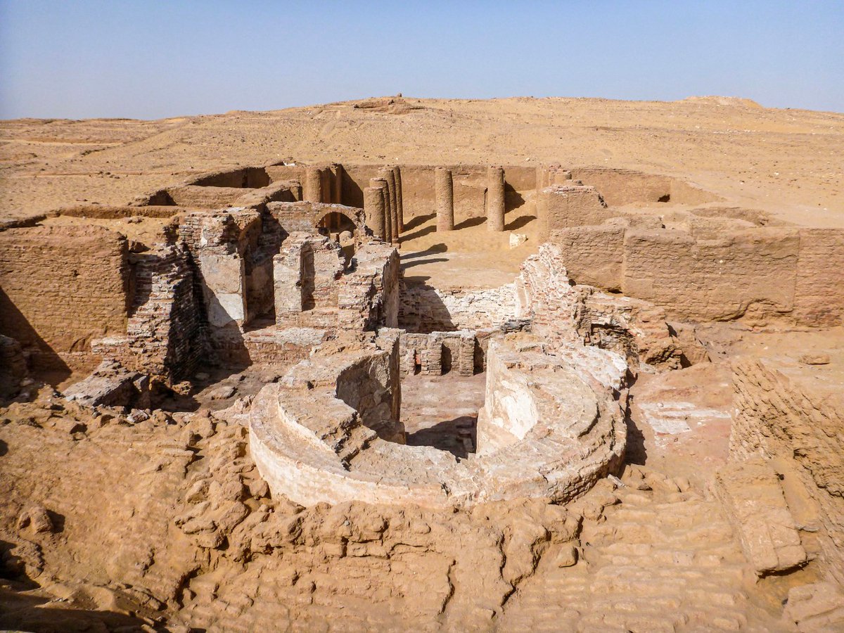 DeArcheoloog's tweet image. Boeiend artikel (wel in het Engels) over de #opgravingen in de #Dakhla #oase in #Egypte waarbij een internationaal team van #archeologen interessante sporen van het vroege #Christendom en het leven in het #Romeinse rijk hebben ontdekt.
nyu.edu/about/news-pub…