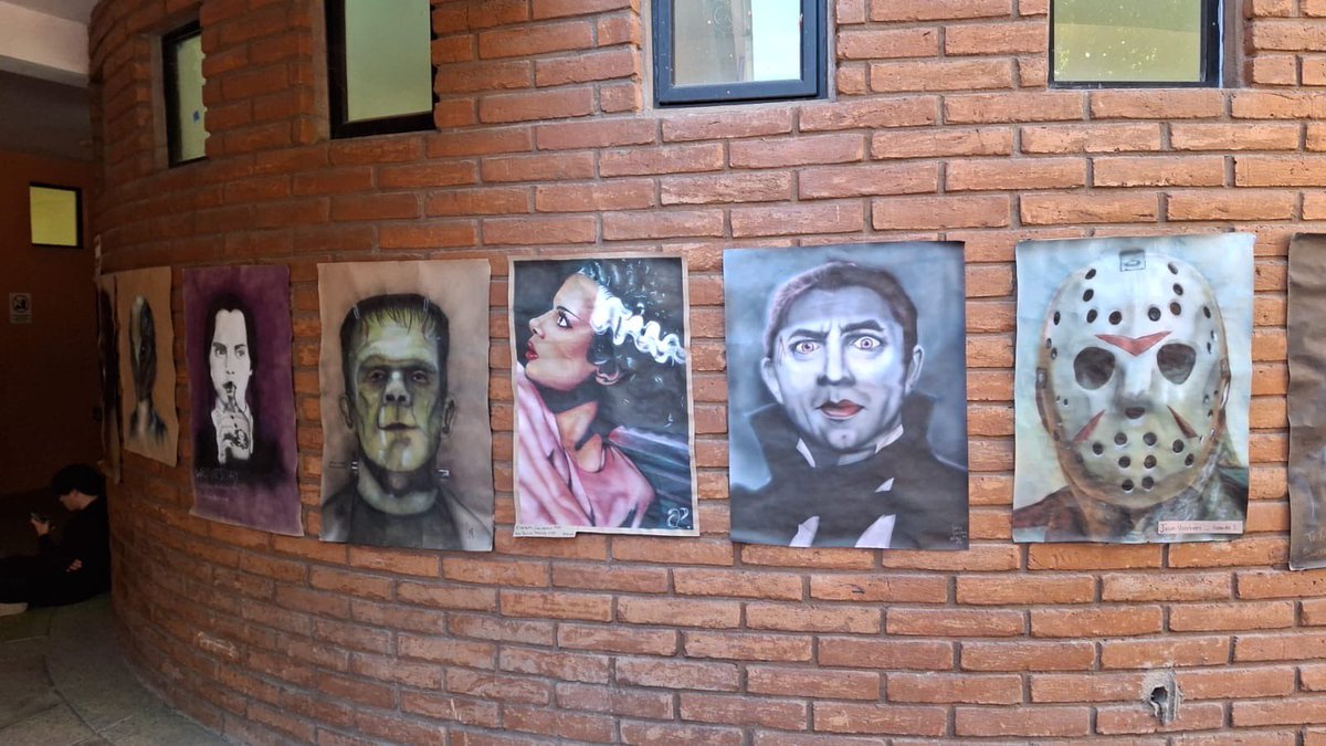 ElSolHermosillo's tweet photo. Con motivo de Halloween, alumnos de séptimo semestre de la materia de Aerografía de la Licenciatura en Diseño Gráfico, en la Universidad de Sonora, llevaron a cabo una exposición de sus trabajos con temática de personajes de terror 🎃 https://t.co/LxfktPWHSM