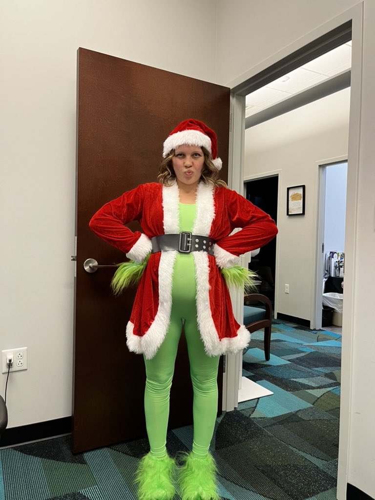 ally__klem's tweet photo. I win Halloween https://t.co/KFNW64NpeH