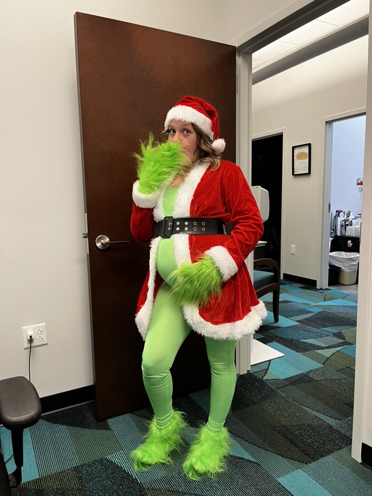 ally__klem's tweet photo. I win Halloween https://t.co/KFNW64NpeH