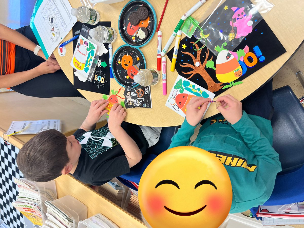 Have a safe and happy Halloween! 👻🎃2K celebrated with crafts, treats, and a dance party!