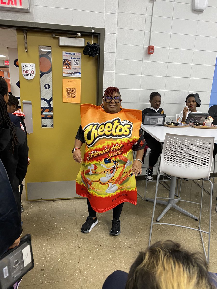 Love the way our Explore Pathway teacher wore costumes that matched their industry’s. <a href="/DuBoisAcademy/">DuBois Academy</a> <a href="/ExploreJCPS/">JCPS Explore Pathways</a> <a href="/JCPSExploreEA/">Marcella Minogue</a>