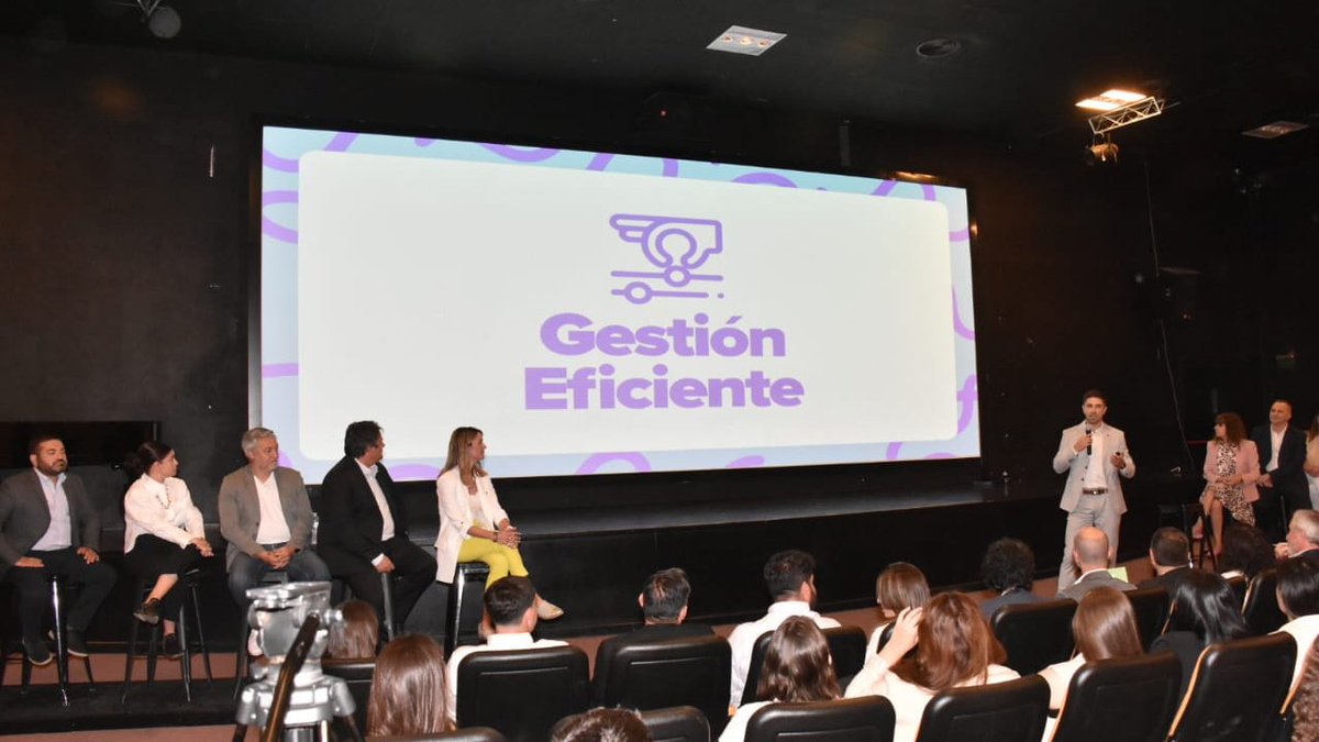 GobiernoNQN's tweet photo. Presentación Presupuesto Municipal 2025
Presupuesto histórico de $408 mil millones con eje en la Obra Pública (40%), Bienes y Servicios para la comunidad (32,6%) y Personal Municipal (25%) en los servicios claves para el funcionamiento de la ciudad.
#neuquencapital https://t.co/K2FWEDKAWu
