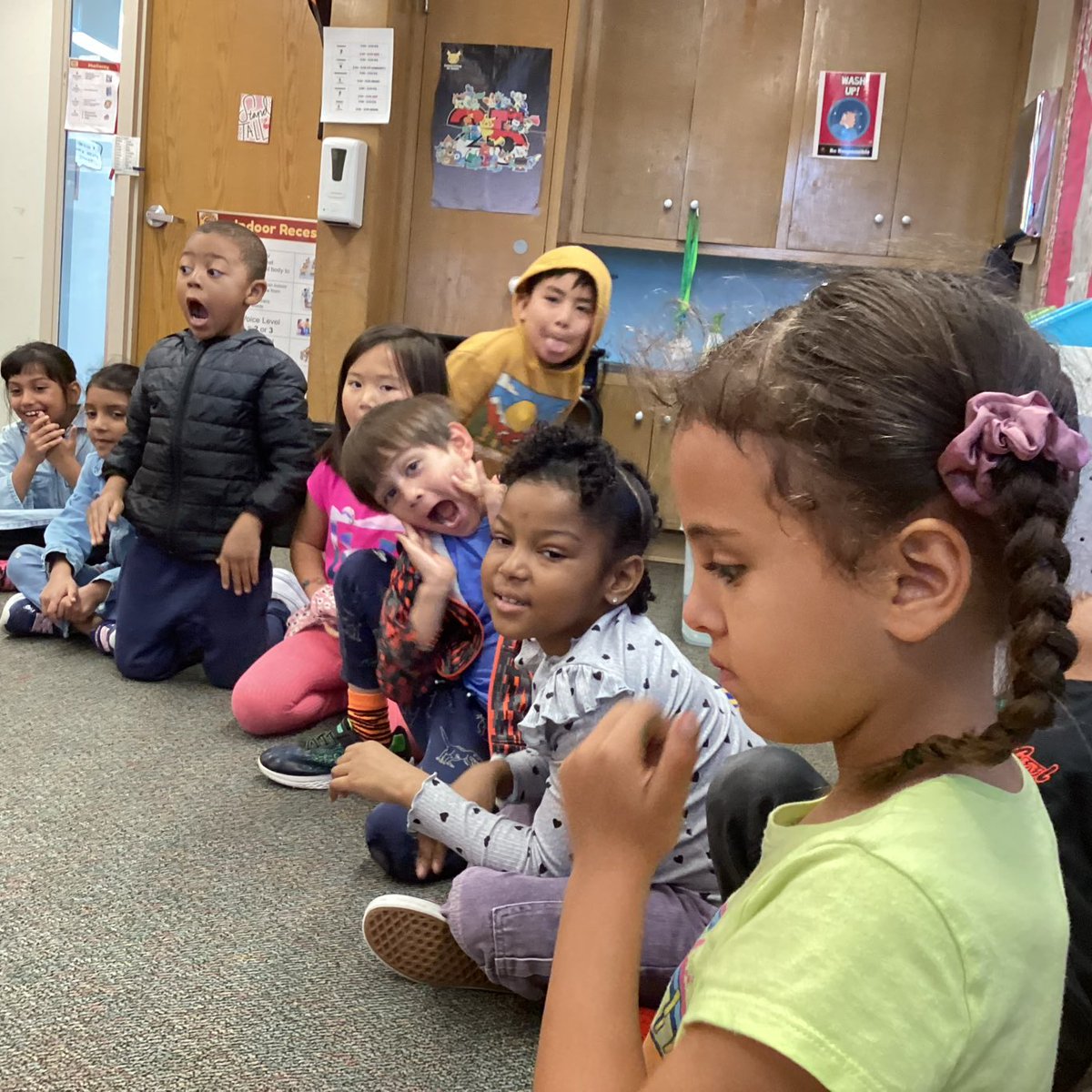 RockinRoom5's tweet photo. A lot of feelings were experienced when we opened our pumpkin up! #FallCelebration https://t.co/hRHze4f8jn