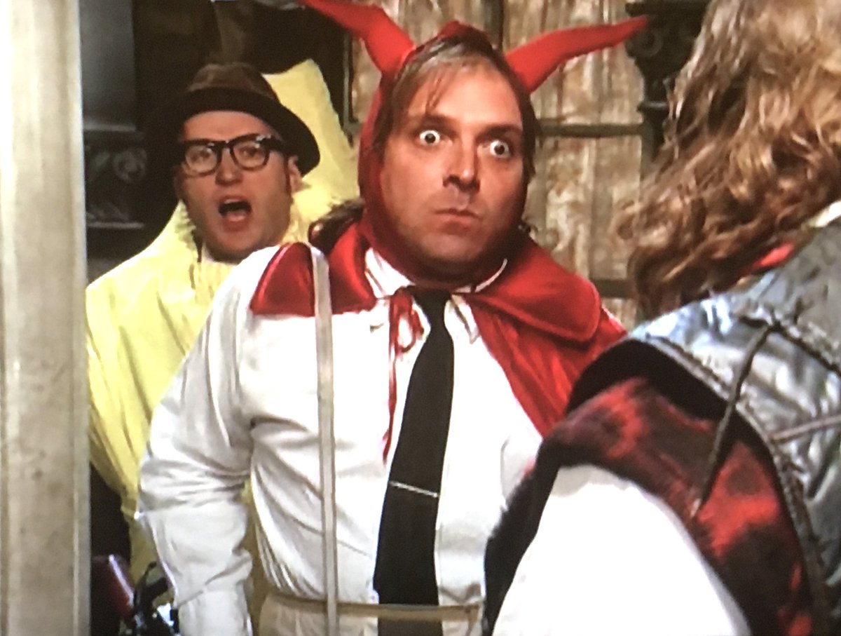 Right. Trick or ruddy treat?
#Terror
#Halloween
#Ade
#pRik