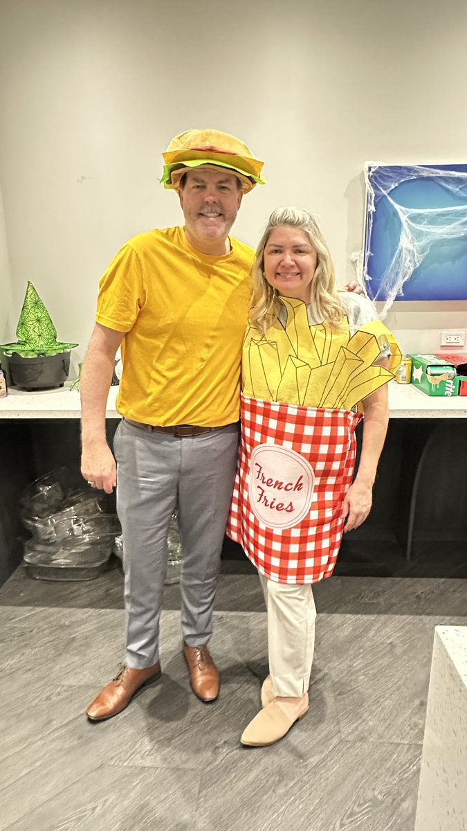 lisapatel01's tweet photo. Thanks Signature for an amazing annual Halloween luncheon! My poster says it all: When Chris & Jeff are sleeping, Sam & Darin are at a dance party with Beyoncรฉ! Happy Halloween
#HalloweenLuncheon #SignatureHalloween #RealEstateFun #HalloweenSpirit https://t.co/FS50uV7KAs