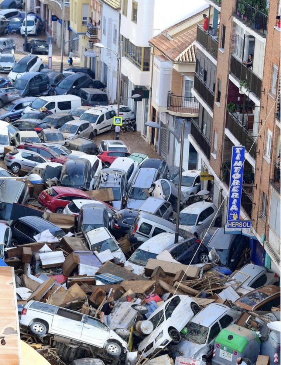 HeikoNickel's tweet photo. „Klimaschutz ist Politik gegen das Auto.“ Kein #Klimaschutz ist es mal in jedem Fall. 

„Klimaschutz muss man sich leisten können.“ 
Nicht unbedingt; Aber kein Klimaschutz ist unbezahlbar. Nämlich das Ende der Atmosphäre wie wir sie zum Überleben brauchen. #Klimakrise https://t.co/qynwnjrTDh