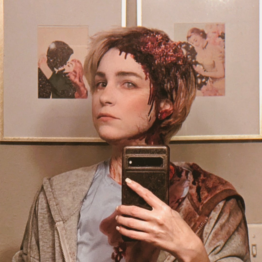 had been wanting to dress up as Victor Pascow from Pet Semetary (1989) for yearsss, was always too intimidated, but I DID IT