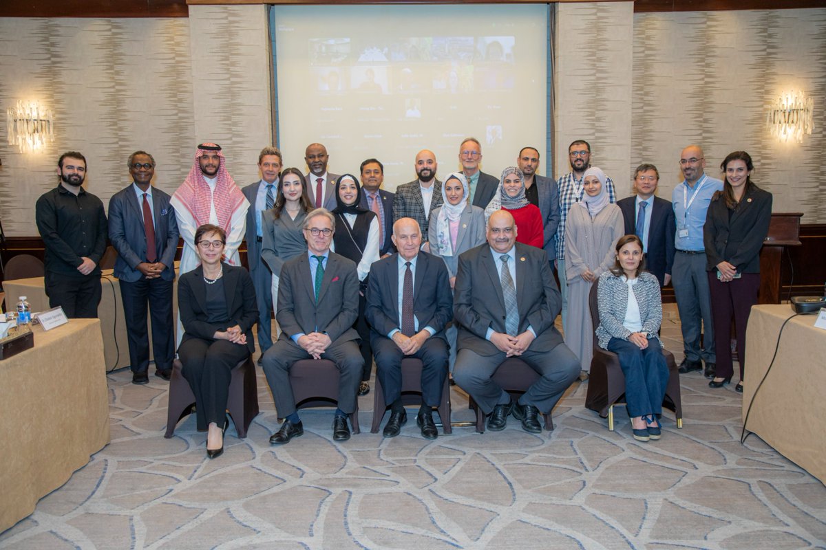 JcdcGov's tweet photo. البلبيسي يؤكد أهمية بناء قدرات العاملين في مجال الصحة العامة

#المركز_الوطني_لمكافحة_الأوبئة #الأردن https://t.co/MMZHwOWK6m