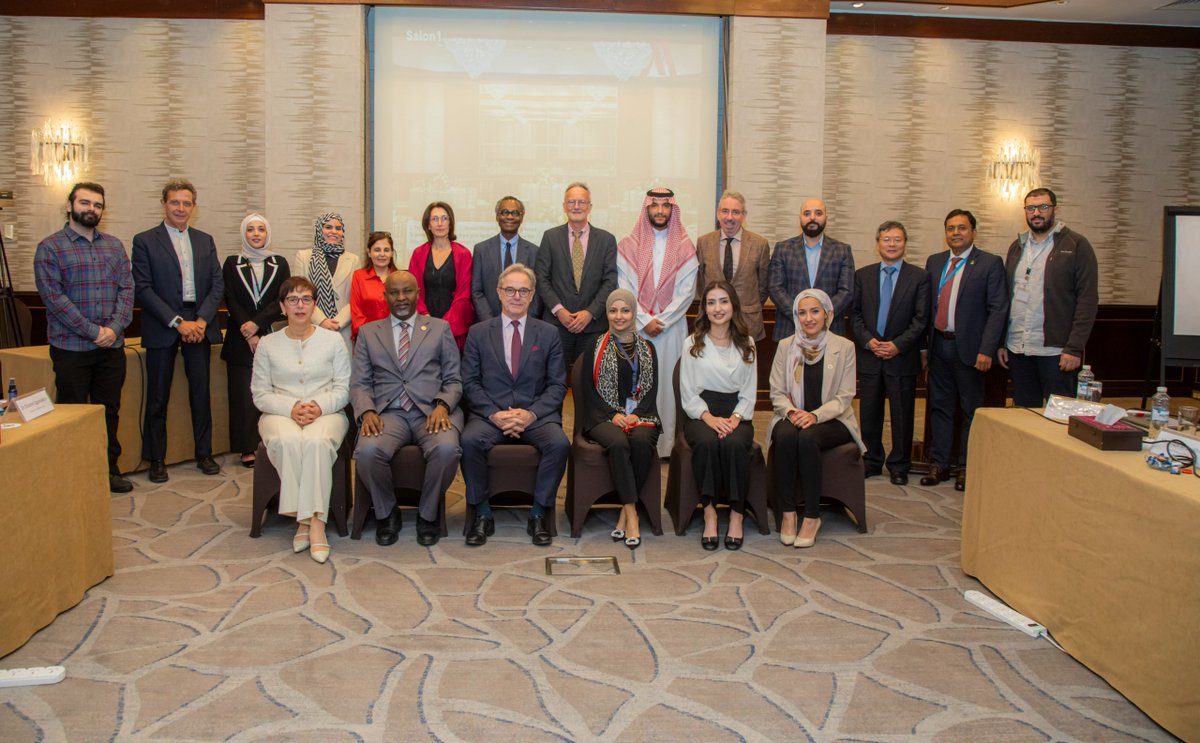 JcdcGov's tweet photo. البلبيسي يؤكد أهمية بناء قدرات العاملين في مجال الصحة العامة

#المركز_الوطني_لمكافحة_الأوبئة #الأردن https://t.co/MMZHwOWK6m
