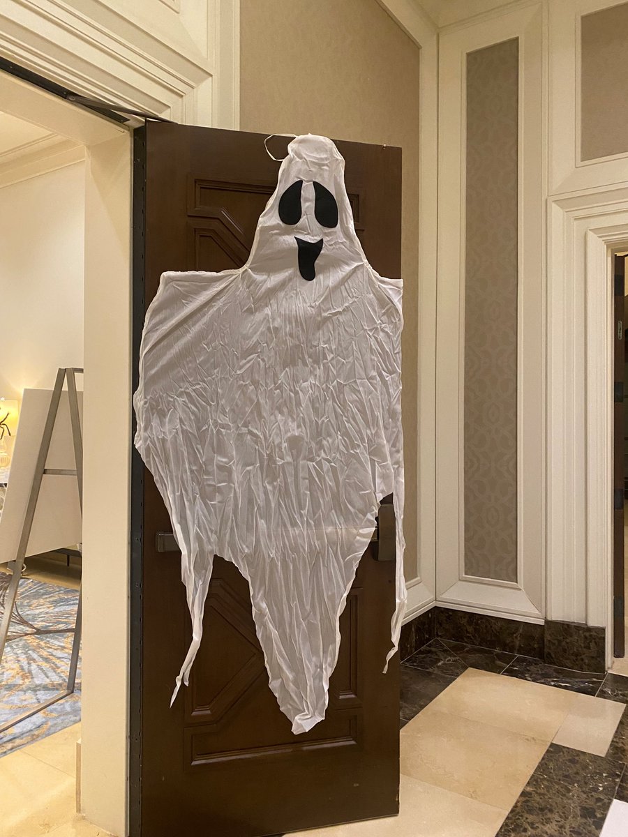 MayoRadiology's tweet photo. 👻🎃 Spooky vibes & advanced MRI skills in Orlando! Our amazing @Mayo_RadCME team is celebrating Halloween while mastering #BodyMRI. From haunting costumes to boo-tiful decor, they know how to bring holiday magic into learning! Swipe to see the Halloween fun! #CME #MedEd https://t.co/LY7t3PYwCl