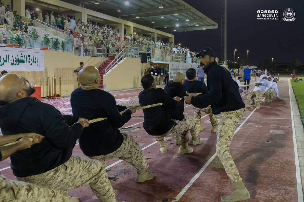 sanggovsa's tweet photo. قائد القطاع الأوسط بـ #وزارة_الحرس_الوطني اللواء الركن محمد العتيبي، يشهد ختام بطولة المنطقة الوسطى السابعة للشؤون الرياضية لعام 1446هـ، بمدينة شهداء الواجب الرياضية. https://t.co/8Kfd1Vianx