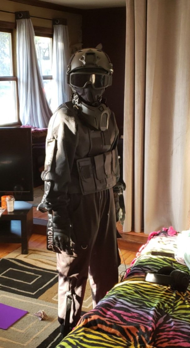 PooferKitten's tweet photo. Happy Halloween from Mini Savage and I! 🎃👻🧙‍♀️I hope everyone has a great day celebrating or not! ♥️
Perfect weather for our costumes this year, Tactical gear and grogru 🤭😽 https://t.co/rouKpVBvQq