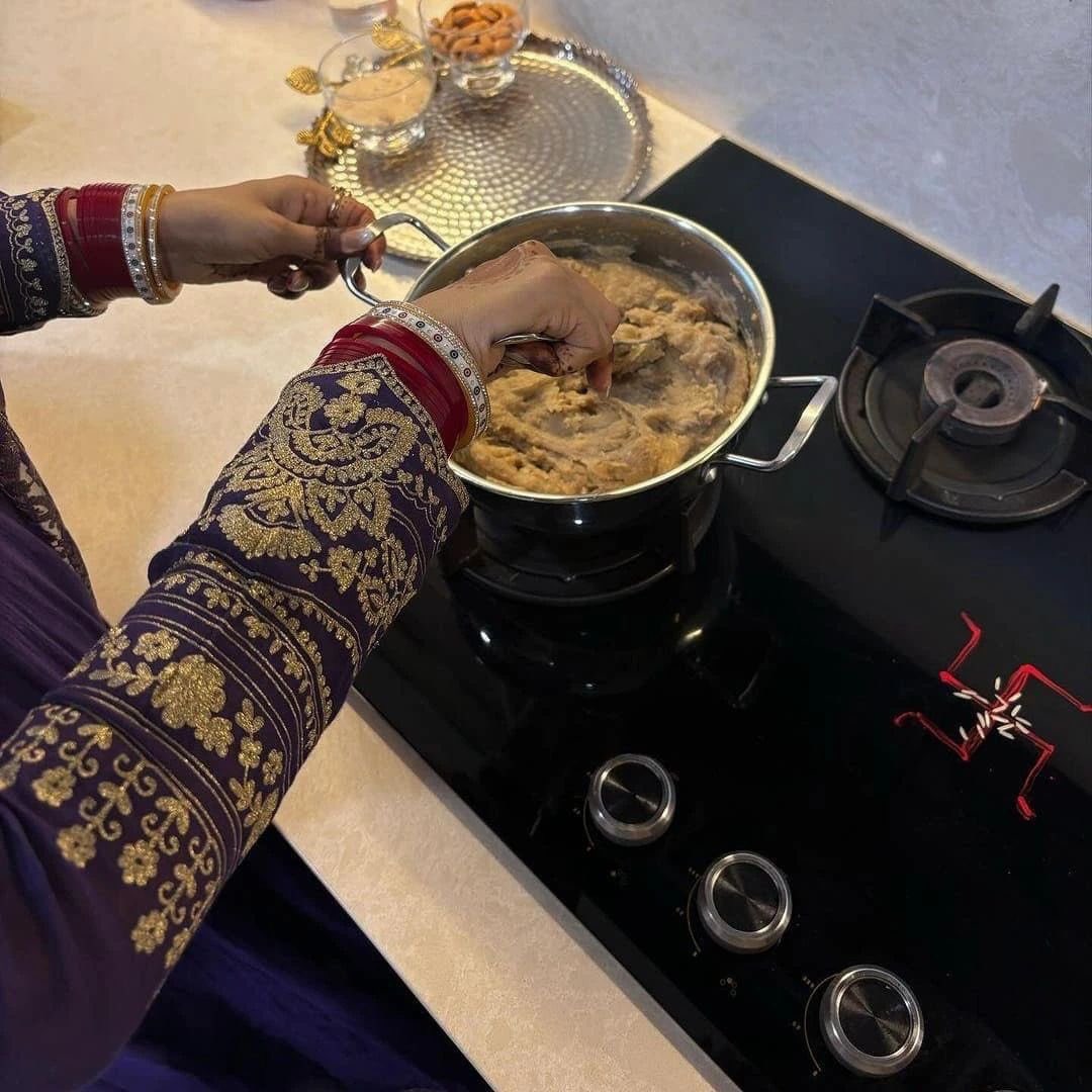 indiaforums's tweet photo. Here's a glimpse of Surbhi Jyoti's First Rasoi😍❤️
.
.
.
#surbhijyoti #firstrasoi #IF #indiaforums https://t.co/5Big2St6Dp