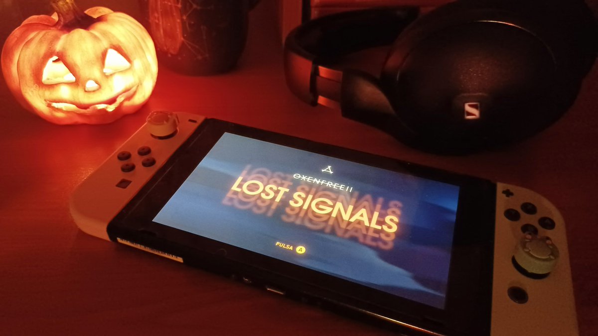 SIMaginationYT's tweet photo. - Ambientaciรณn temรกtica โ
๏ธ
- Bebida calentita โ
๏ธ
- Jueguito spooky โ
๏ธ
- Mis @Sennheiser para una inmersiรณn total โ
๏ธ
Todo ready para mi tarde/noche de #Halloween
#SennheiserAmbassador #HD620S https://t.co/jHSh138Lxz