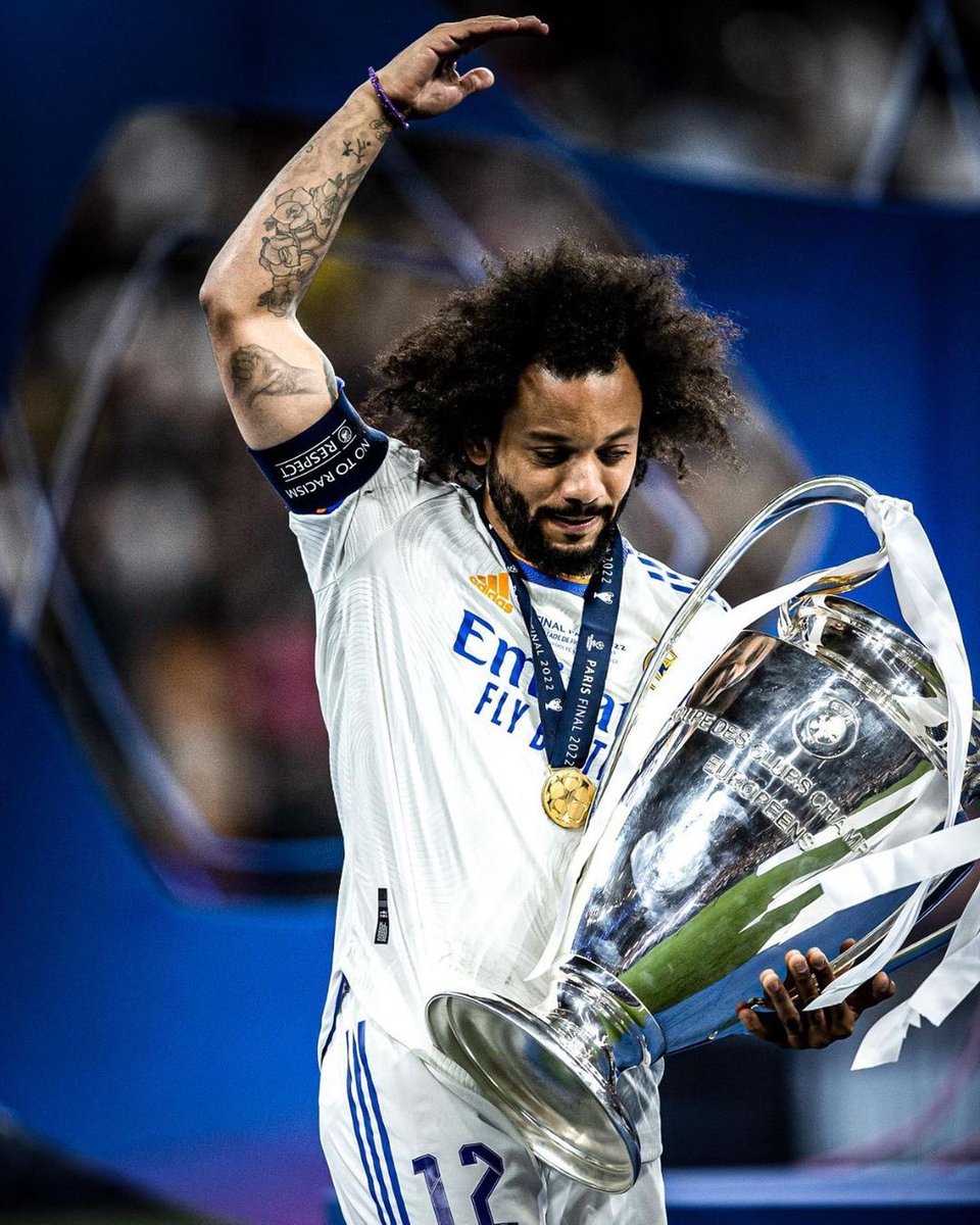 theMadridZone's tweet image. In your opinion, is Marcelo the greatest left back ever? 🤔