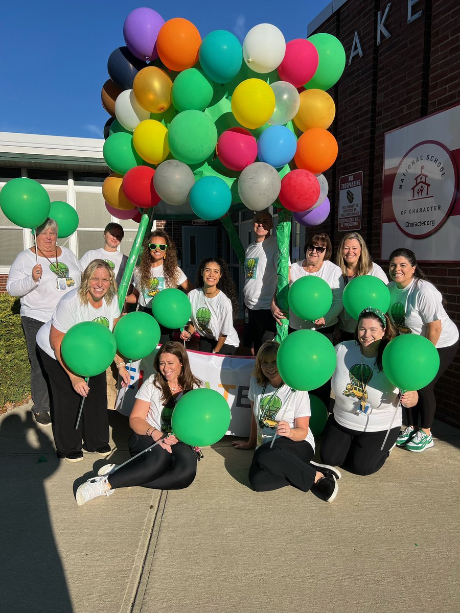 LakeviewCounsel's tweet photo. And thatβs a wrap on Lakeviewβs 2024 Halloween Parade! #LakeviewPRIDE https://t.co/1xQwsKcNJK