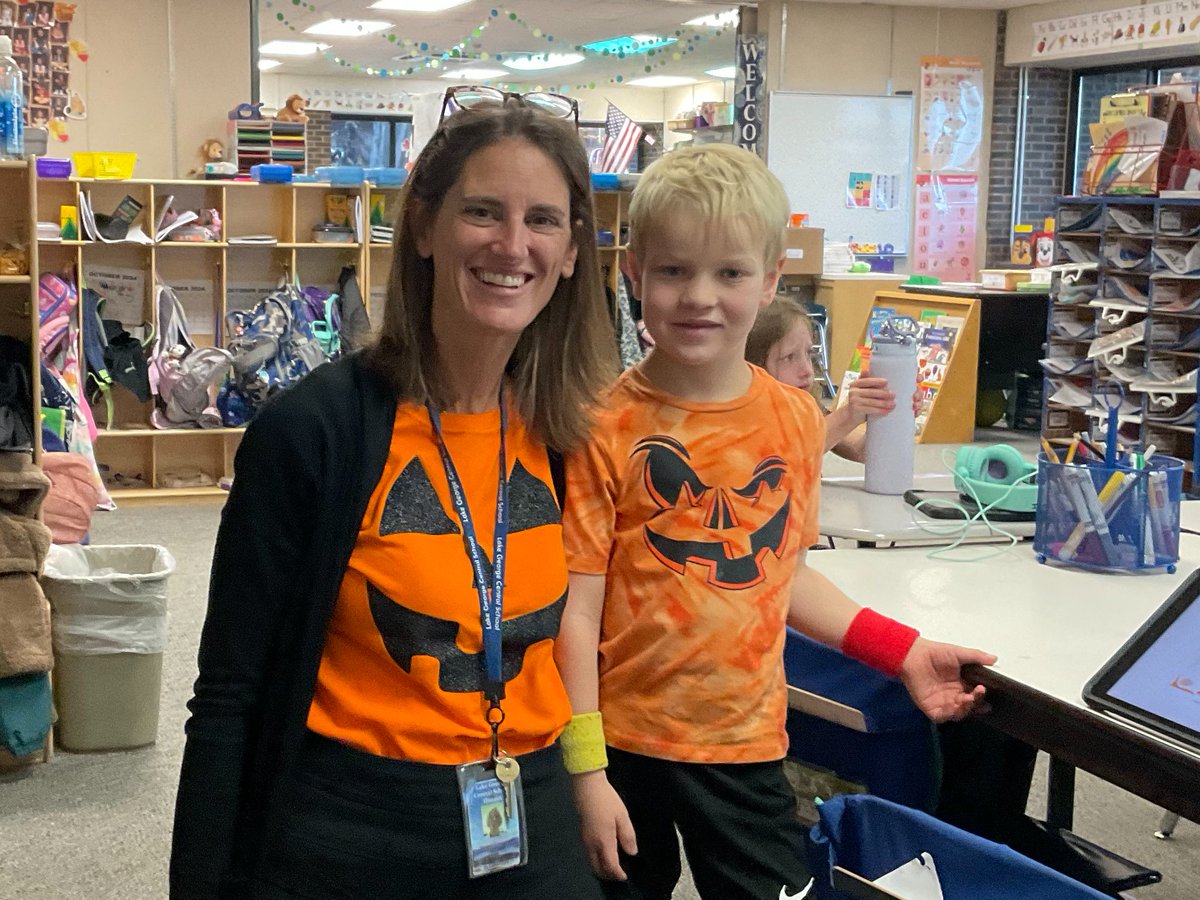 Lake George Elementary Library tweet media