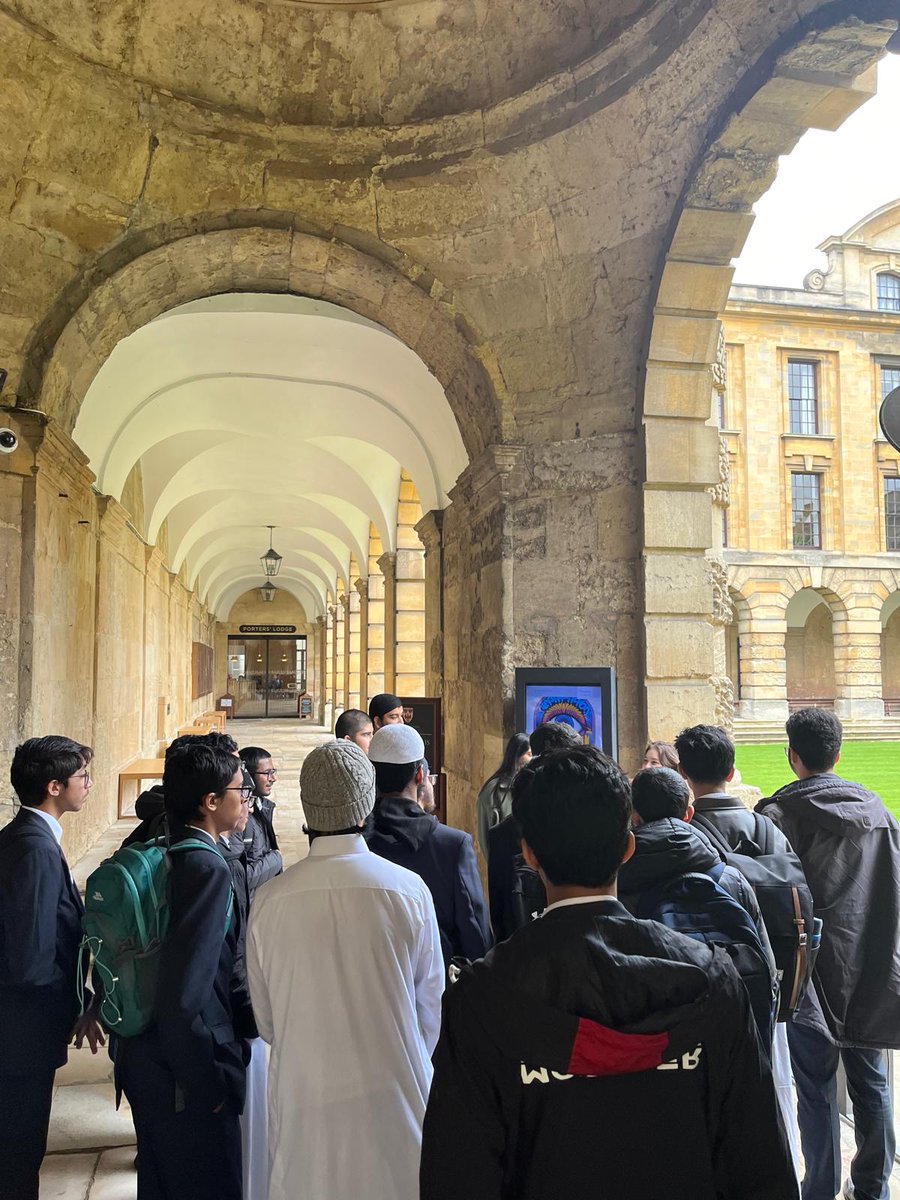 tauheedulboys's tweet image. Year 12 students had an insightful day at @queenscollegeox at @uniofoxford, learning about the University. They took part in an interactive academic taster session and a Q&amp;amp;A session with the Islamic society to learn about how they can practice their faith.
#TB6 #Excellence