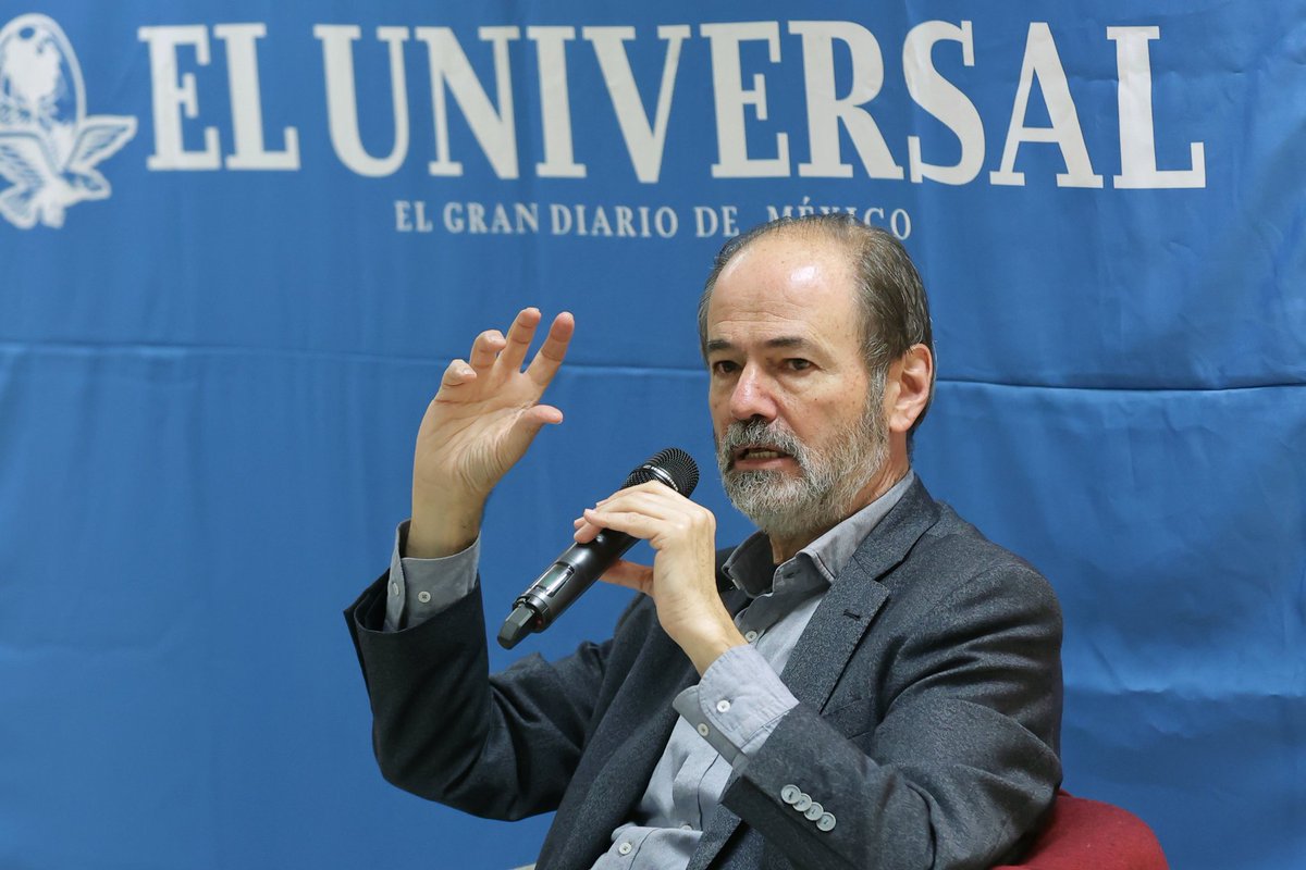 Leon_doms's tweet photo. Hace poco estrenamos en El Universal un Círculo de Lectura y nuestro primer invitado fue Juan Villoro. 

Un espacio creado por nuestra convicción del poder de la lectura compartida y la conversación. Fue un lujo platicar con Juan sobre su nuevo libro "No soy un robot". 🤖🫰🏻 https://t.co/246vmYFTaF