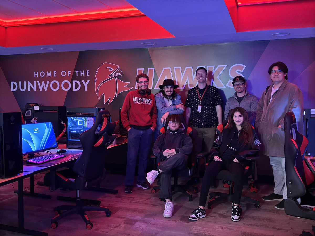 DunwoodyHawks's tweet image. Coach Coop leading the Hawks LoL team to a 4-1 season thus far!
#BornToDo #esports #leagueoflegends