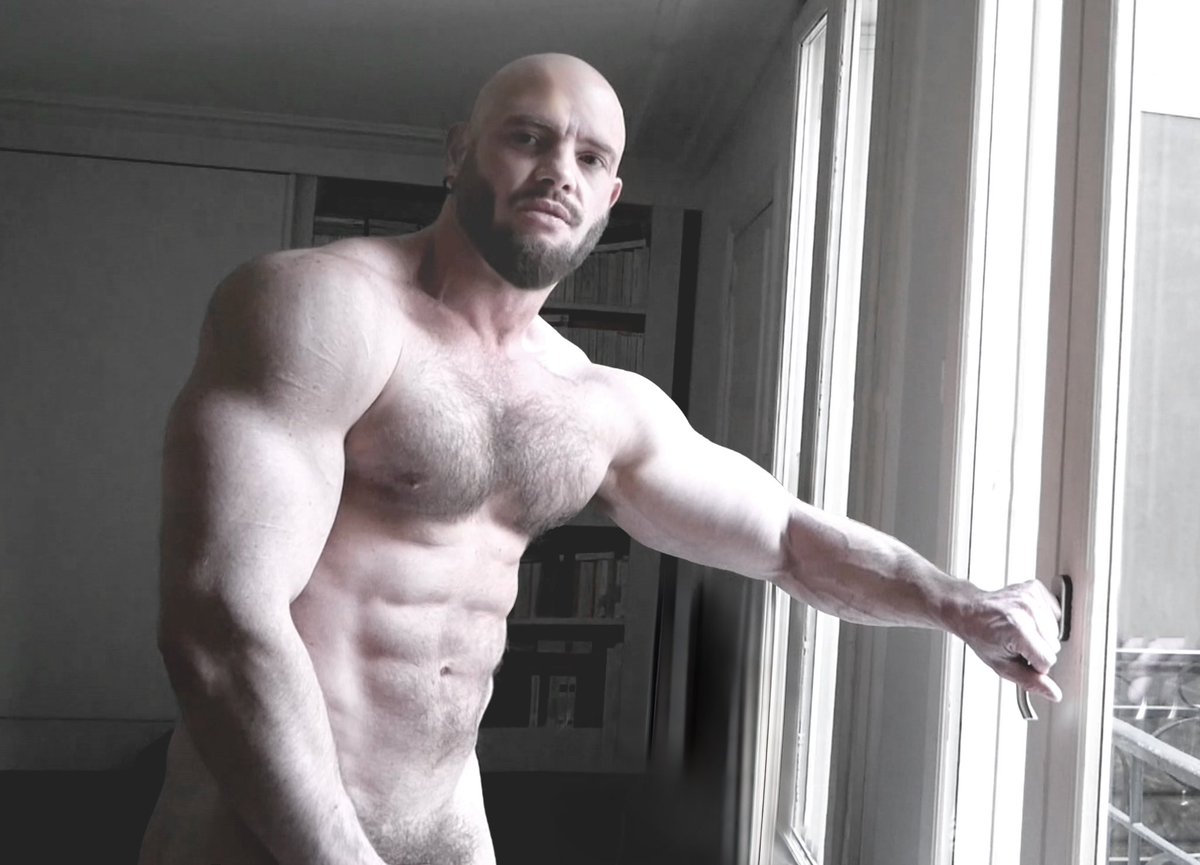 Bad face in disguise 
#muscle #bush