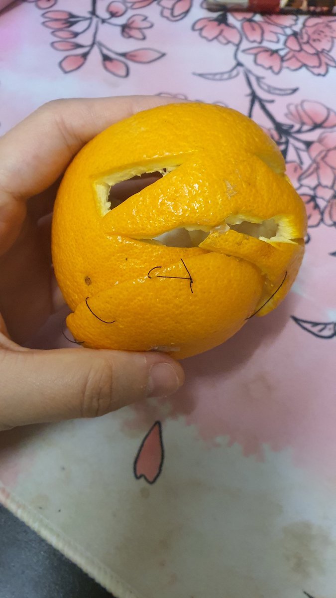 itsminggu's tweet photo. Celebrating Halloween by carving &amp; performing surgery on our miniture 'Jack O Lantern'. 🎃 https://t.co/ji8a0gbIyt