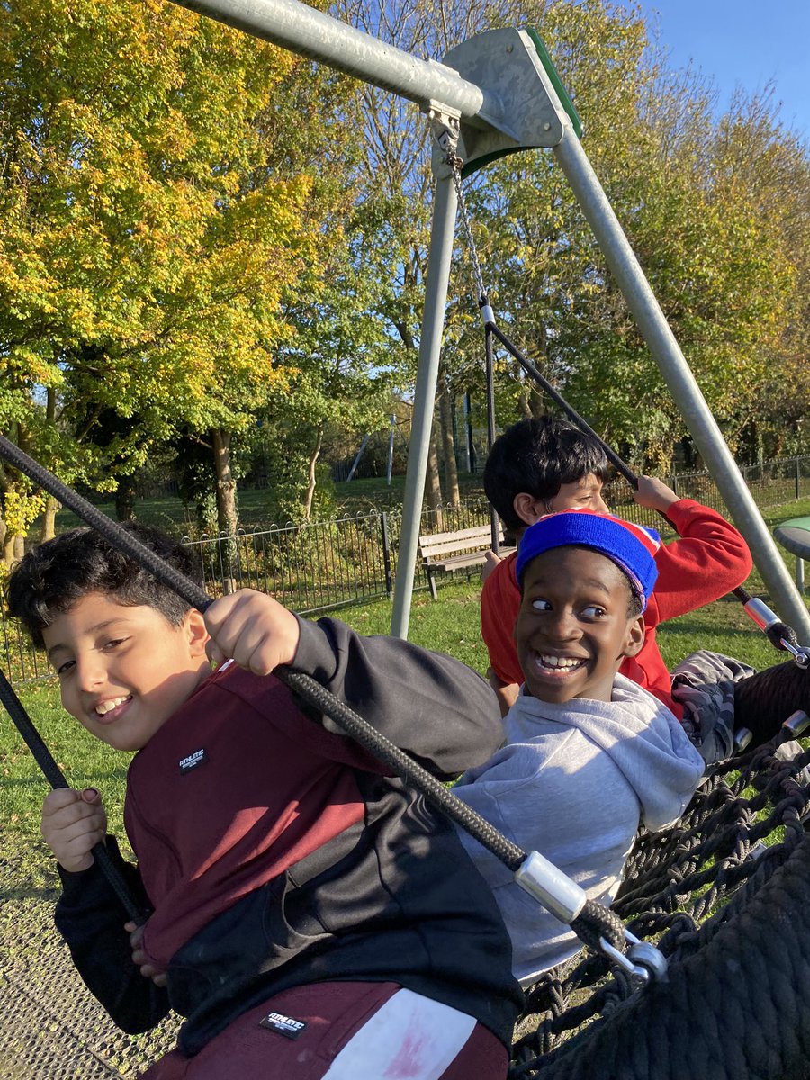 Play_Glos's tweet photo. A lovely sunny day for our #Play2Nurture crew at the #PlaySanctuary where they enjoyed sand play, dressing up, making freshly squeezed orange juice and trips to the park ๐
@TNLComFund #TimeToBe #ChildLedPlay https://t.co/MqxuPrEzSp