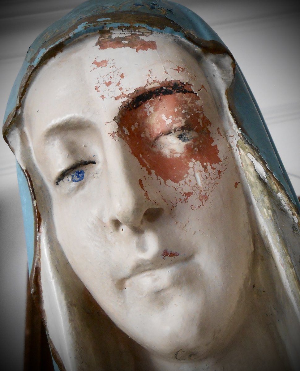 EskdaleR's tweet photo. 😬Scary Mary is back....there are others⬇️
https://t.co/jYLhVHWXuj
#HappyHalloween #statuerestoration #restoration #conserverestorecreate https://t.co/u3vPbpb3mn