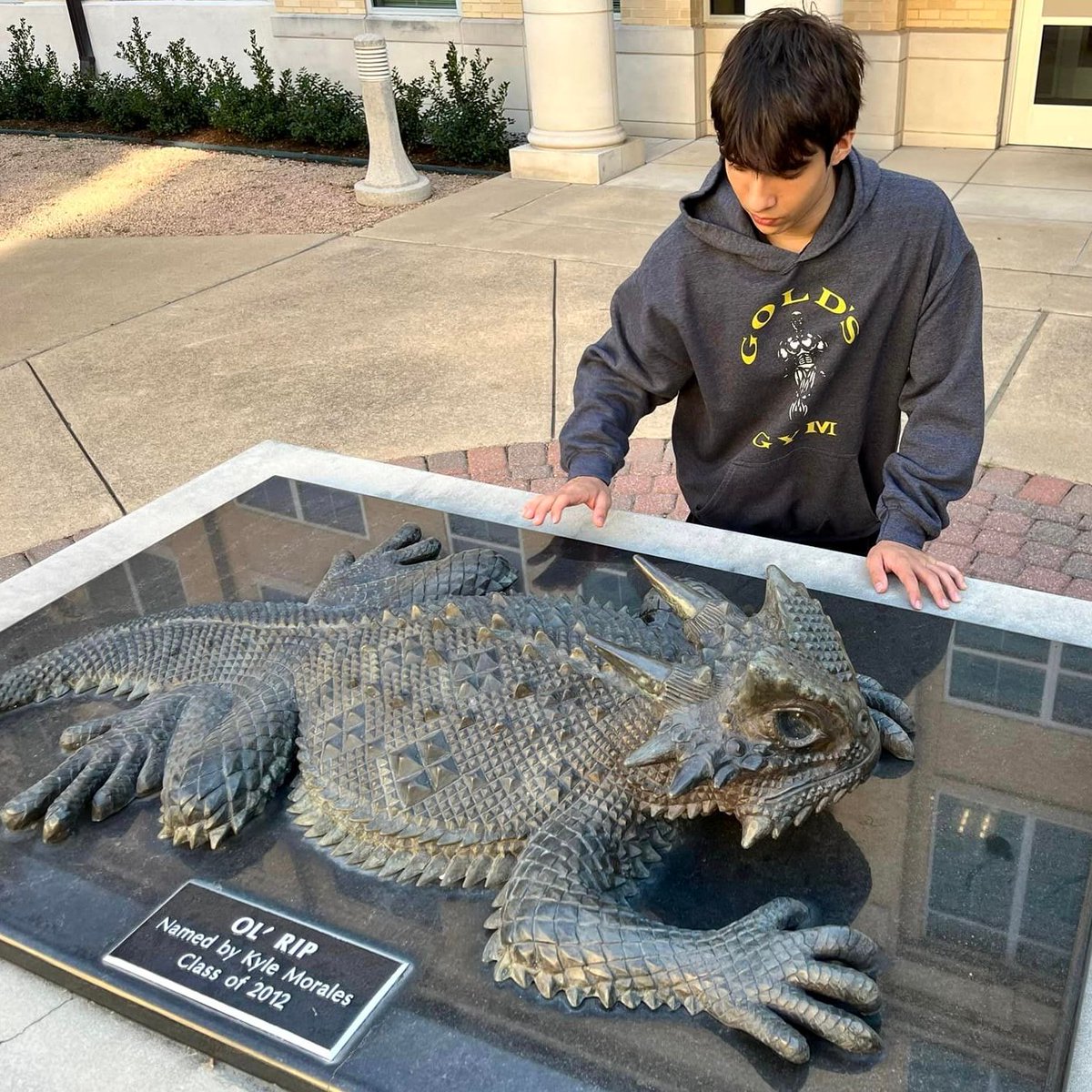 BRAINATIONInc's tweet photo. The first of two Junior Class College Tours was a huge success! Big thanks to @texaschristianuniversity, @utaustintx, @stedwardsu, and @tamu for the wonderful hospitality. #begreat https://t.co/yLyRGoOPgM