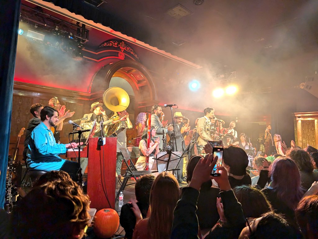 ~ Chloe ~ tweet media