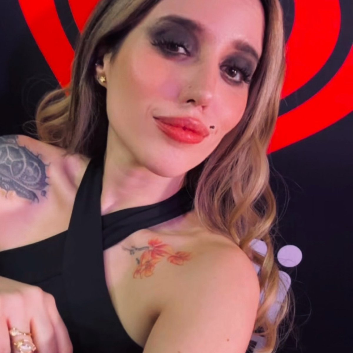 annafiorimx's tweet photo. ¡Ya está disponible nuestra #entrevista y #showcase en Loud Metal Radio de la internacionalmente conocida @iHeartRadio ❤️

Estamos preparando material en vivo de nuestro último show. Esperen novedades. Esto es una muestra…

#UnaExperienciaSemiacústica #EnVivo #Musicoterapia https://t.co/iLJ7htFW3q