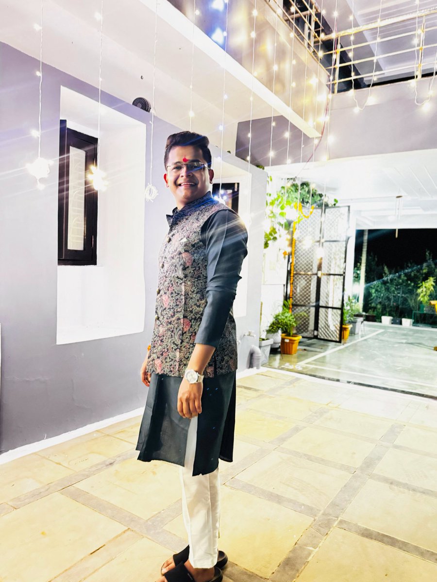 आप सभी को दिवाली की बहुत-बहुत हार्दिक शुभकामनाएं।🪔✨

#Diwali2024