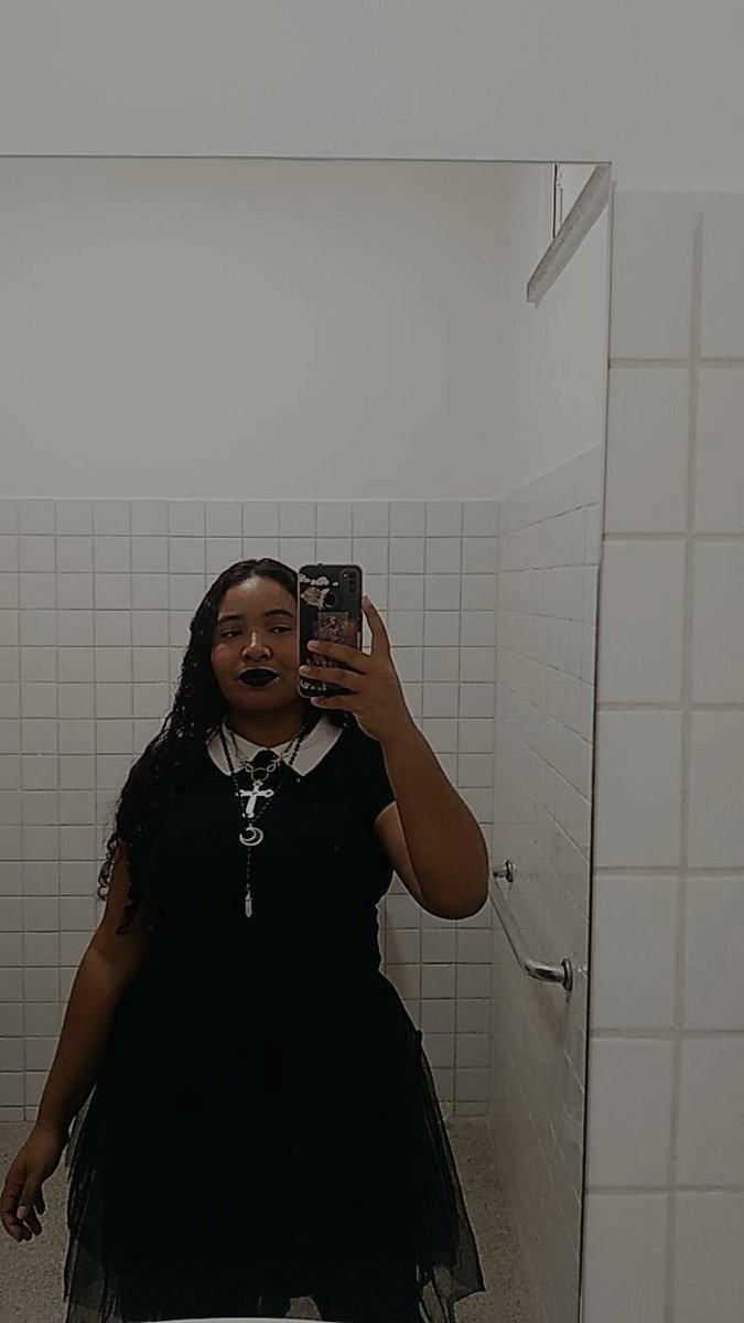 MandyBishoop's tweet photo. witch season 🎃✨🧡 https://t.co/1kjJ1lfM8A