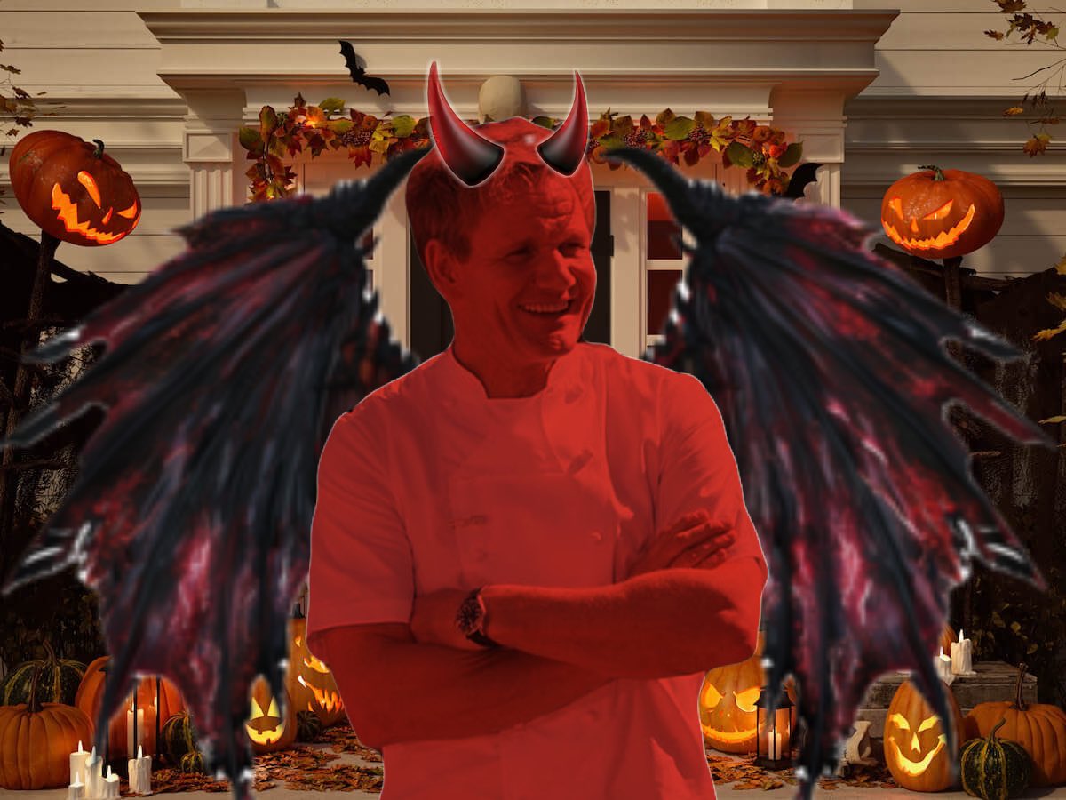 ScaryGhostface_'s tweet photo. Well everyone I’m ready for Halloween. Yes I am truly being the devils chef. 

If you come to my house with a good costume then you get some homemade treats. https://t.co/Q34ULdudAS