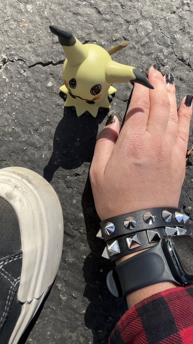0megaUNITE's tweet photo. it's punk mimikyu time 🤘🏻🖤
@HotTopic #Halloween #HTFanatic #Mimikyu #Pokemon https://t.co/lcoXdfEUbb