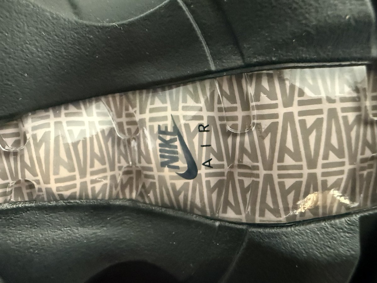 GROCABX's tweet photo. @SneakerVisionz 🗣️#NewPackageAlert🚨
#AMaManiére #Nike #NikeAirMax95 
#AMaManiéreNikeAirMax95SP
#AMaManiéreWhileYouWereSleeping https://t.co/sc3xL6Ad2d