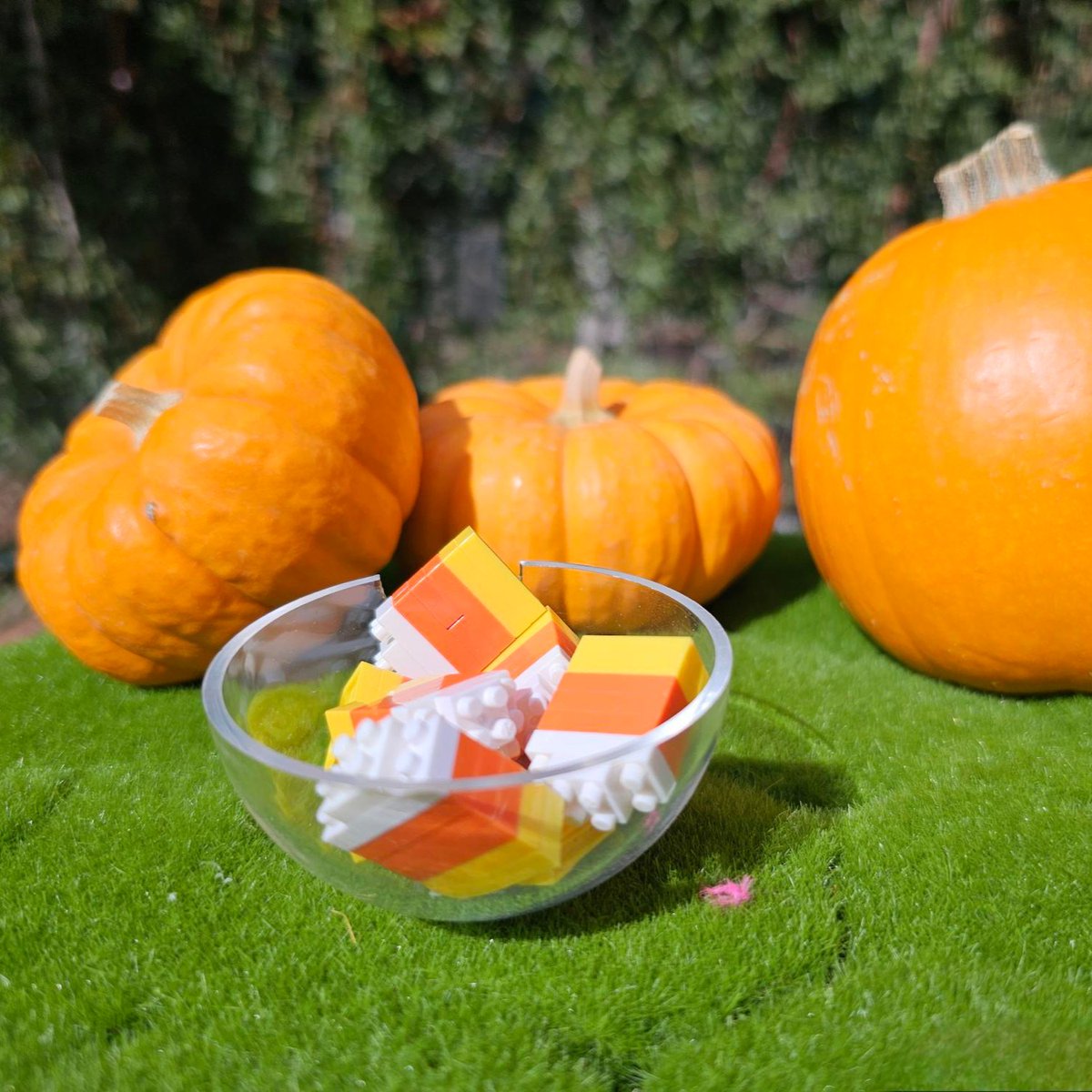 NanoblockUS's tweet image. Here's to a happy Halloween full of treats and zero tricks!

What kind of candy do you like on this spooky holiday?

#halloween #candycorn #pumpkin #nanoblock